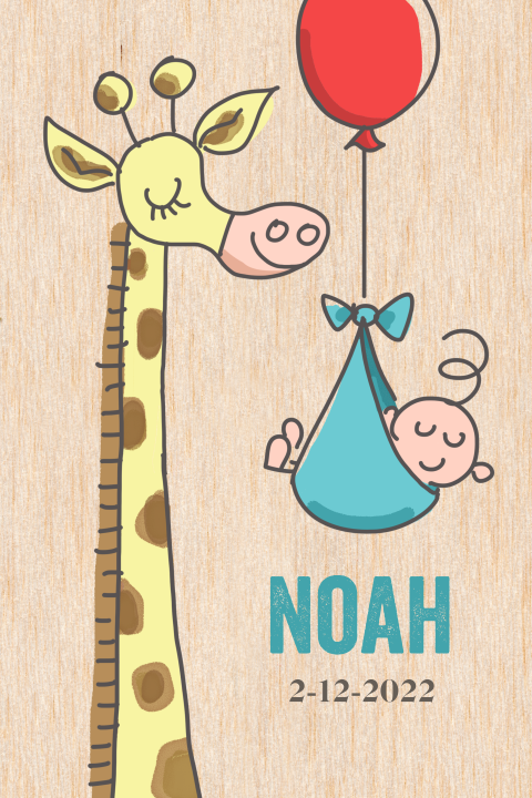 Echt houten geboortekaartje met giraffe en baby hangend aan ballon
