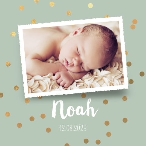 Lief geboortekaartje voor jongen met stippen in goudlook en foto