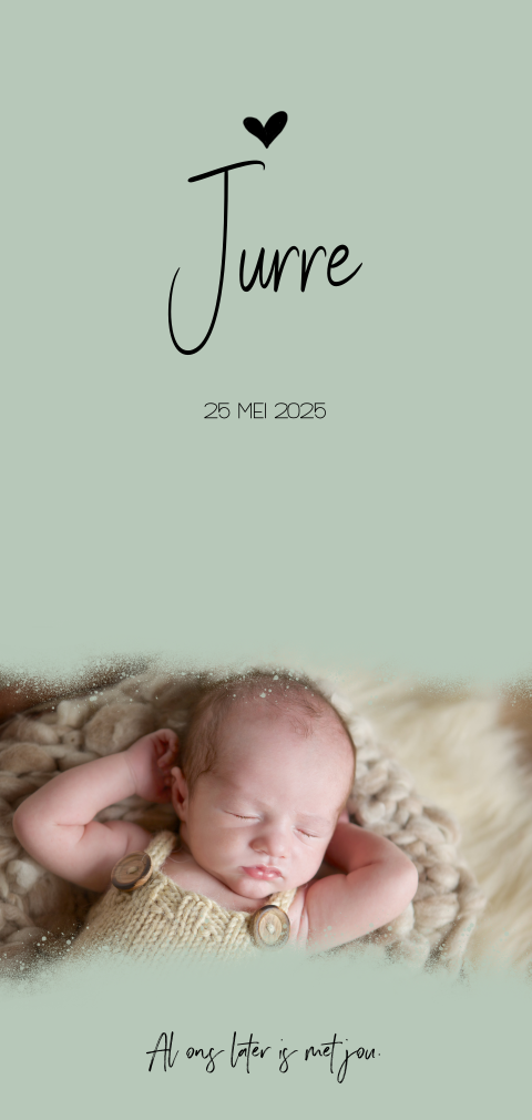 Simpel geboortekaartje voor jongen met groene achtergrond en foto