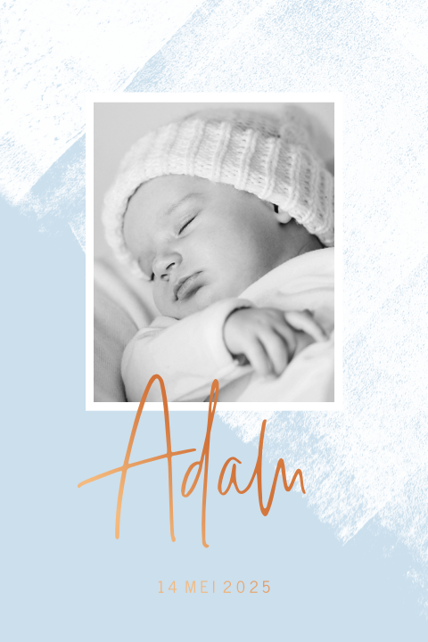 Hip koperfolie geboortekaart voor jongen met foto en blauwe verfstreep