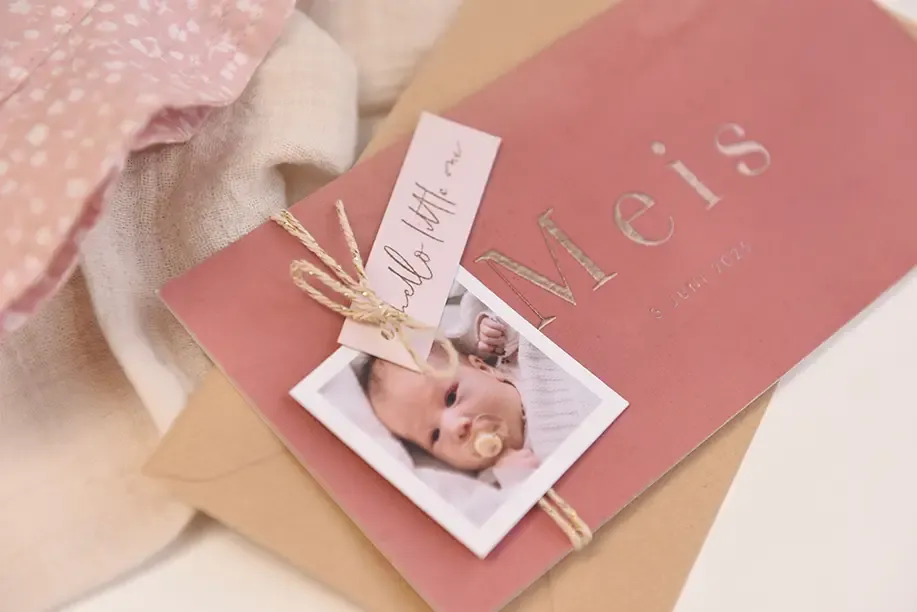 Lief label geboortekaartje met roségoudfolie, velvet-look en foto